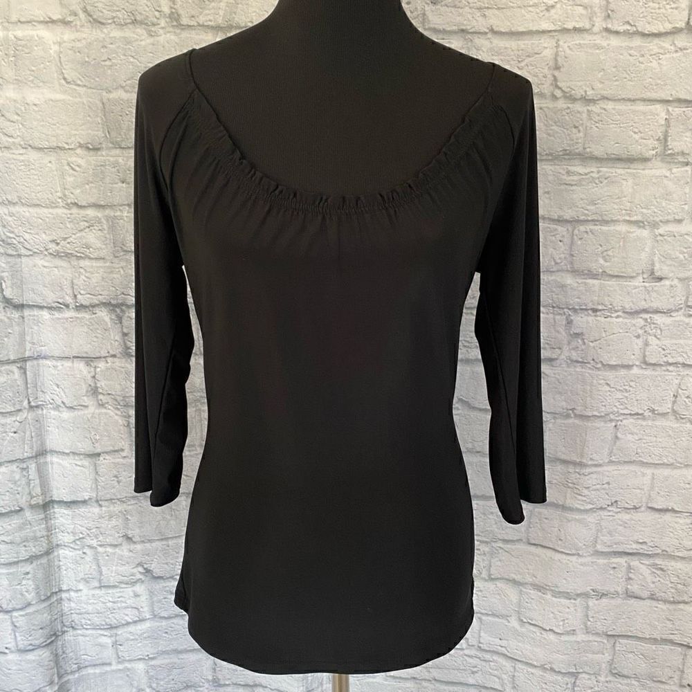 White House black market women M ruffle scoopneck  blouse black